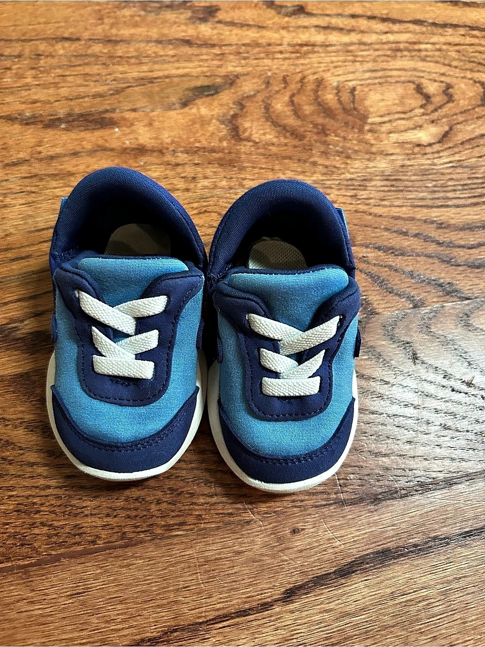 Kizik Toddler Squeeze It Blue & White Sneakers size 3